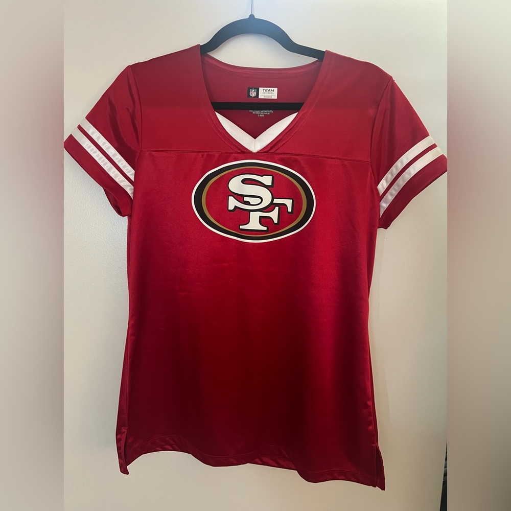 49ers apparel.